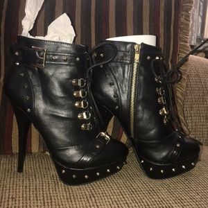 Shoedazzle spiky lace up booties